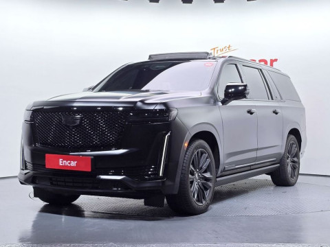 2023 Cadillac Escalade с пробегом 26 633 км