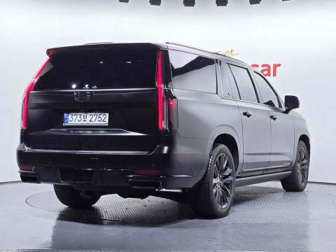 2023 Cadillac Escalade с пробегом 26 633 км