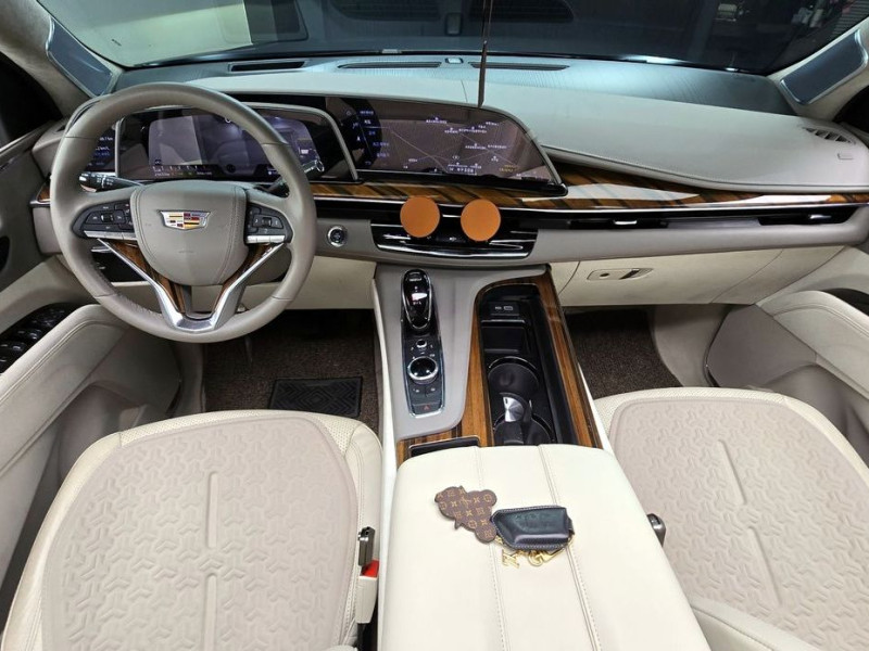 2023 Cadillac Escalade с пробегом 26 633 км