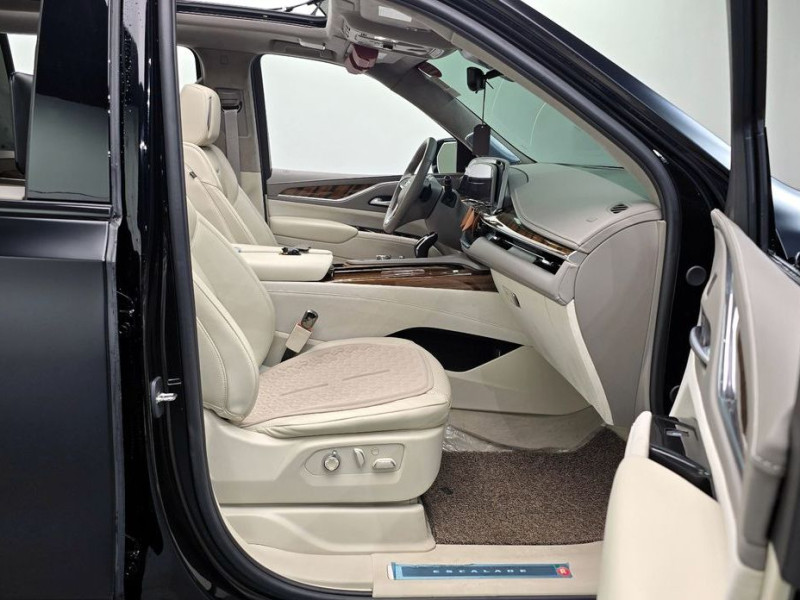 2023 Cadillac Escalade с пробегом 26 633 км