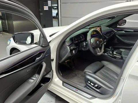 2022 BMW 5 серии с пробегом 37 943 км