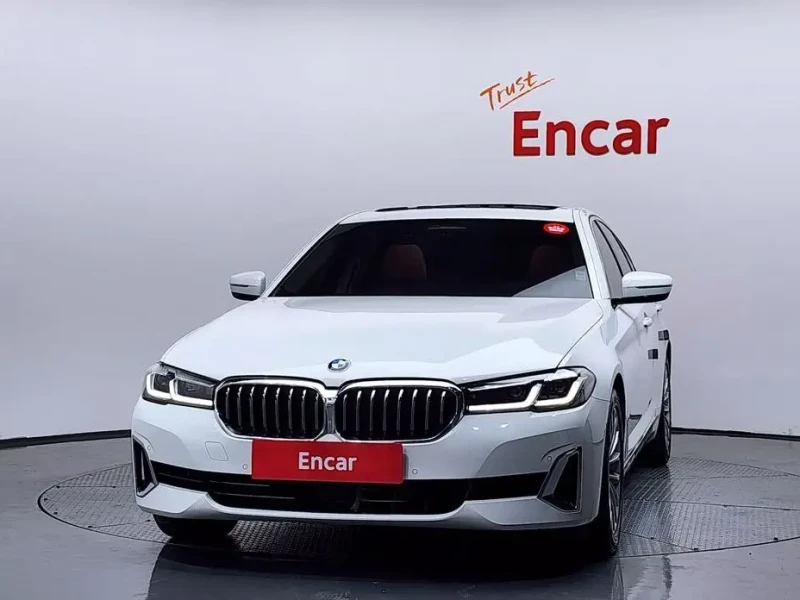 2022 BMW 5 серии с пробегом 43 668 км