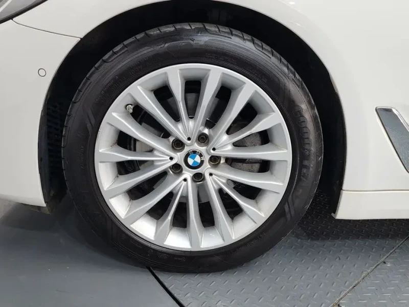 2022 BMW 5 серии с пробегом 43 668 км