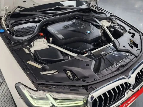 2022 BMW 5 серии с пробегом 43 668 км