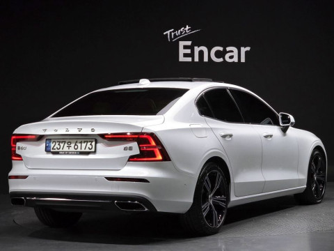 2021 Volvo S60 с пробегом 78 842 км