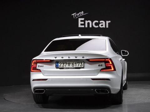 2021 Volvo S60 с пробегом 78 842 км