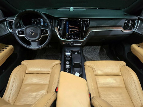 2021 Volvo S60 с пробегом 78 842 км
