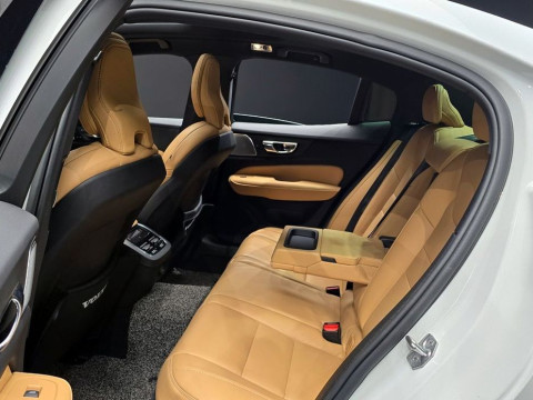 2021 Volvo S60 с пробегом 78 842 км