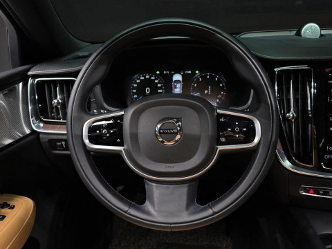 2021 Volvo S60 с пробегом 78 842 км