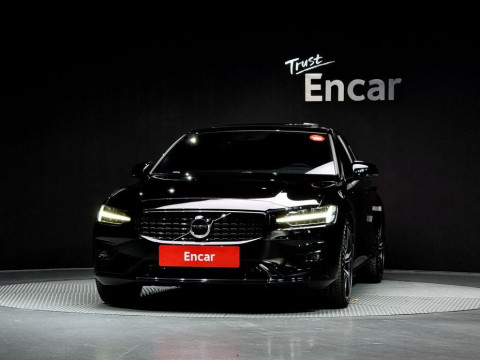 2022 Volvo S60 с пробегом 55 905 км