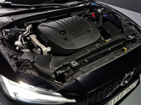 2022 Volvo S60 с пробегом 55 905 км