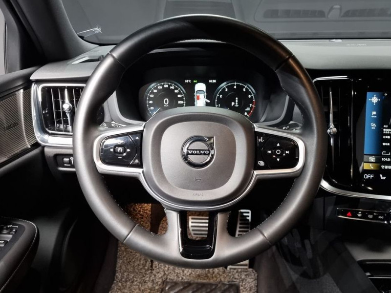 2022 Volvo S60 с пробегом 55 905 км