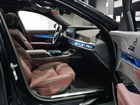 2024 BMW 7 серии с пробегом 30 705 км