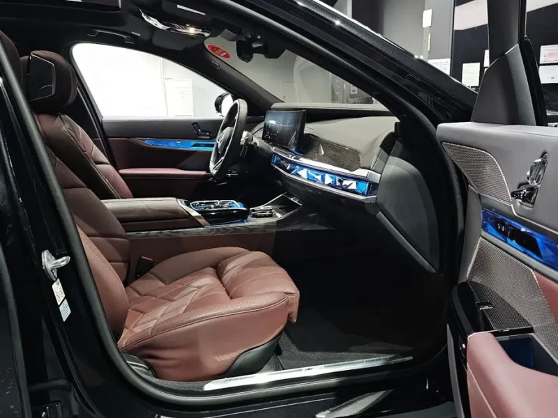 2024 BMW 7 серии с пробегом 30 705 км