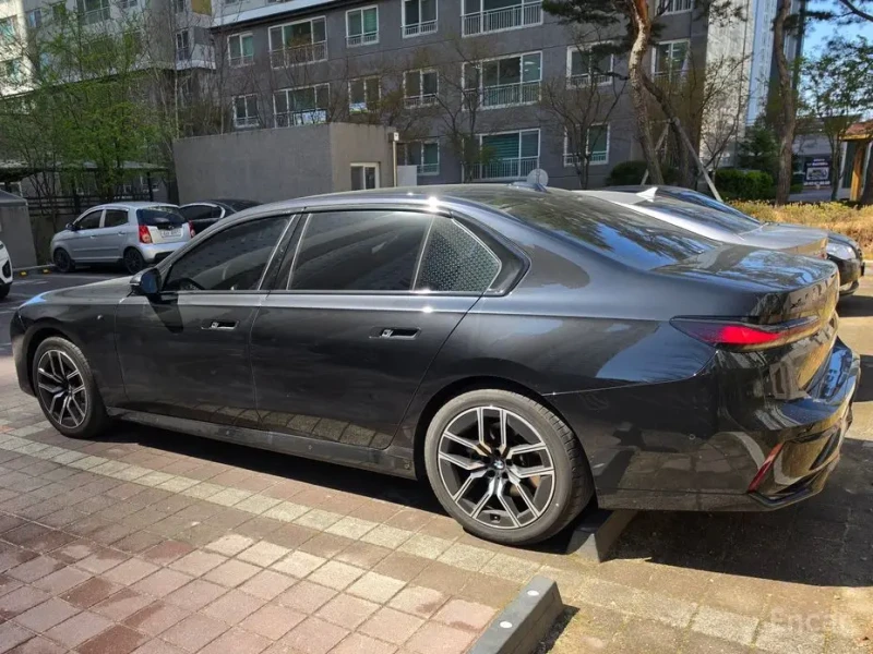 2025 BMW 7 серии с пробегом 13 800 км