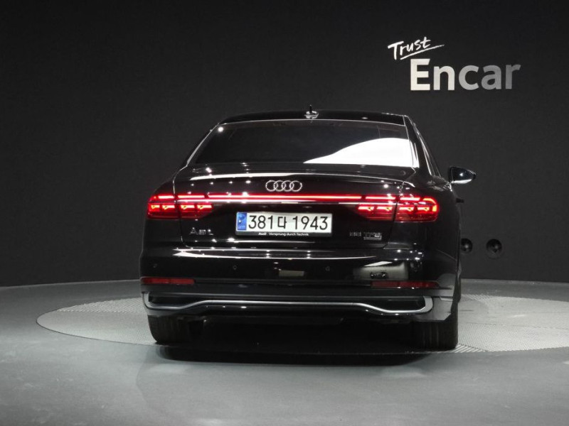 2023 Audi A8 с пробегом 19 436 км