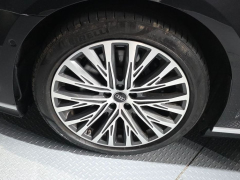 2023 Audi A8 с пробегом 19 436 км