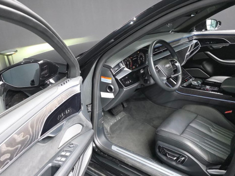 2023 Audi A8 с пробегом 19 436 км