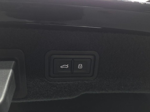 2023 Audi A8 с пробегом 19 436 км