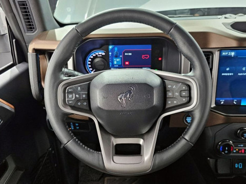 2022 Ford Bronco с пробегом 15 987 км