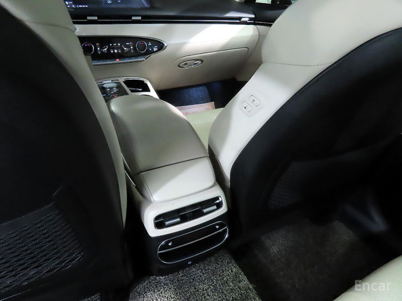 2021 Genesis GV70 с пробегом 48 232 км