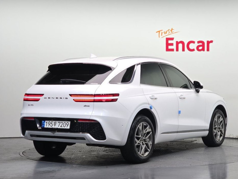 2022 Genesis GV70 с пробегом 73 559 км