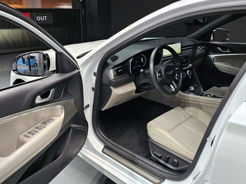 2022 Genesis G70 с пробегом 53 995 км