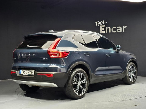 2021 Volvo XC40 с пробегом 10 574 км