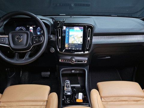 2021 Volvo XC40 с пробегом 10 574 км