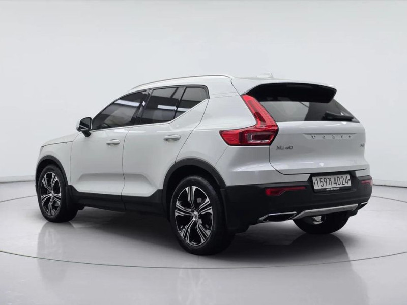 2020 Volvo XC40 с пробегом 72 068 км