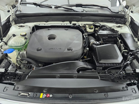 2020 Volvo XC40 с пробегом 72 068 км