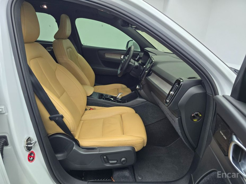 2020 Volvo XC40 с пробегом 72 068 км