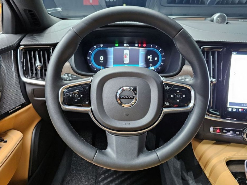2022 Volvo S90 с пробегом 63 622 км