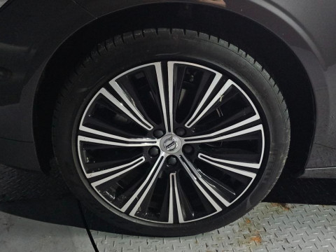 2023 Volvo S90 с пробегом 32 370 км