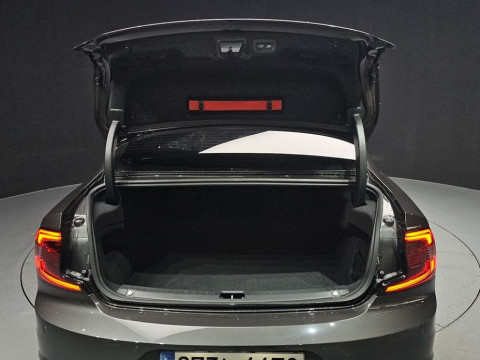 2023 Volvo S90 с пробегом 32 370 км