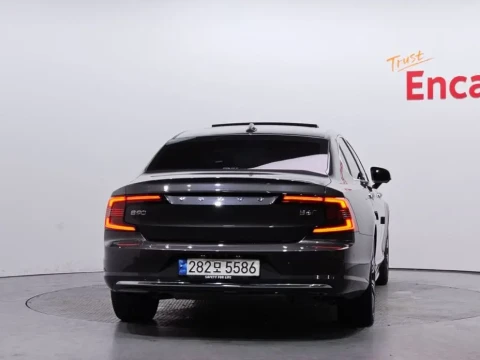 2022 Volvo S90 с пробегом 41 806 км