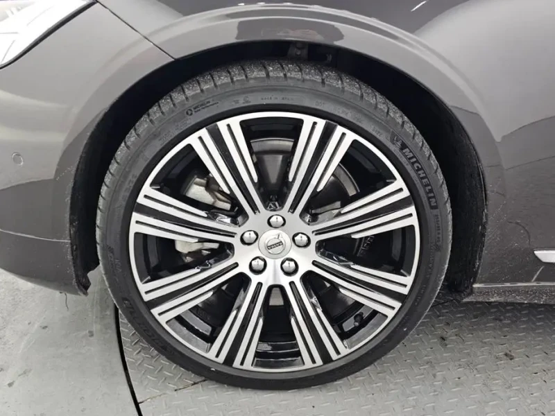 2022 Volvo S90 с пробегом 41 806 км