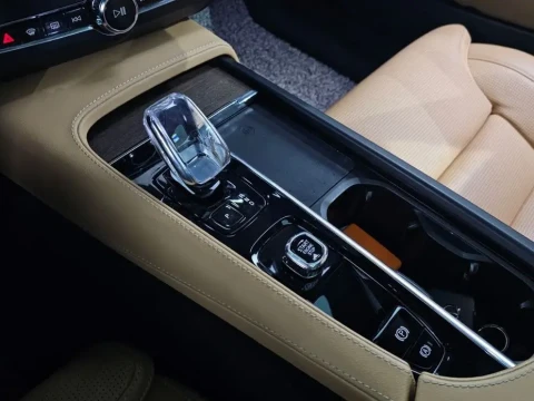 2022 Volvo S90 с пробегом 41 806 км