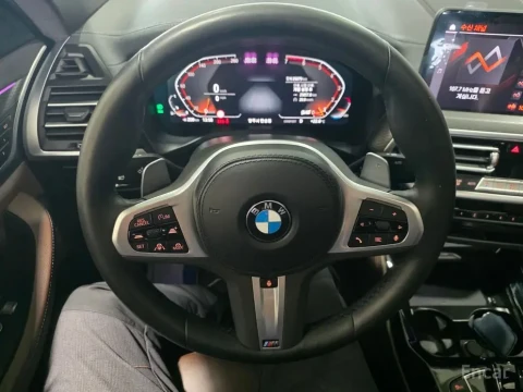 2024 BMW X4 с пробегом 25 900 км