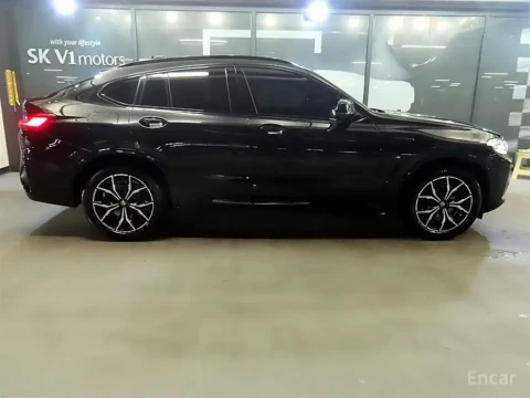 2023 BMW X4 с пробегом 30 829 км
