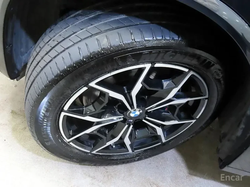 2023 BMW X4 с пробегом 30 829 км