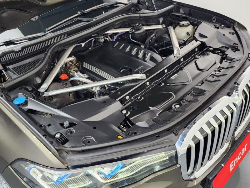 2022 BMW X7 с пробегом 45 202 км