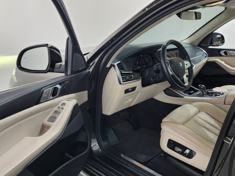 2022 BMW X7 с пробегом 45 202 км
