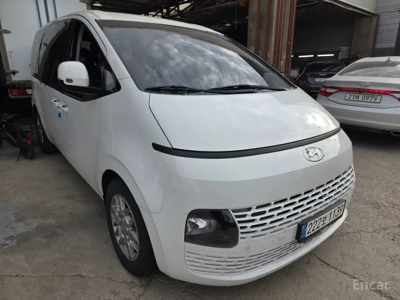 Hyundai Staria
