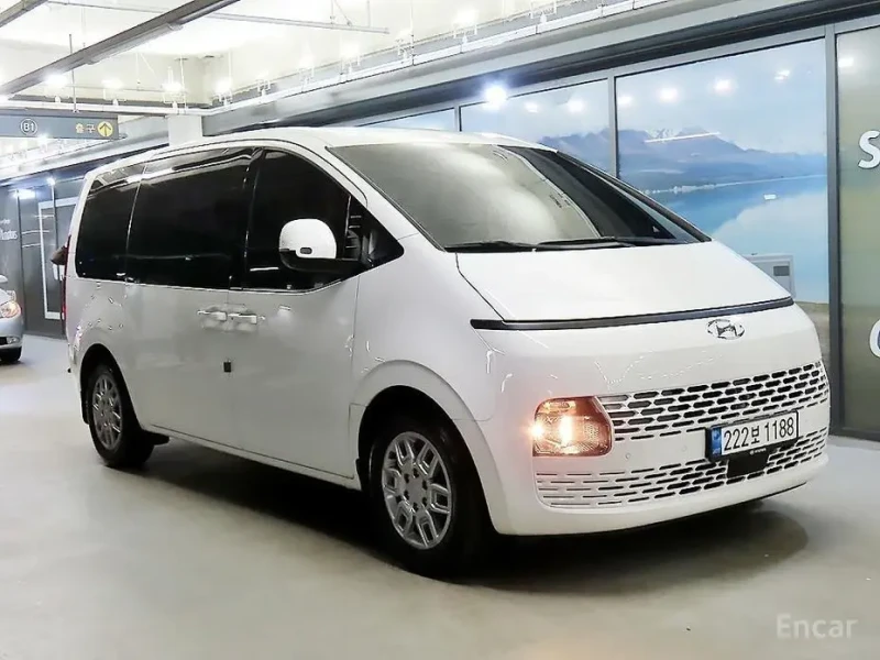 Hyundai Staria
