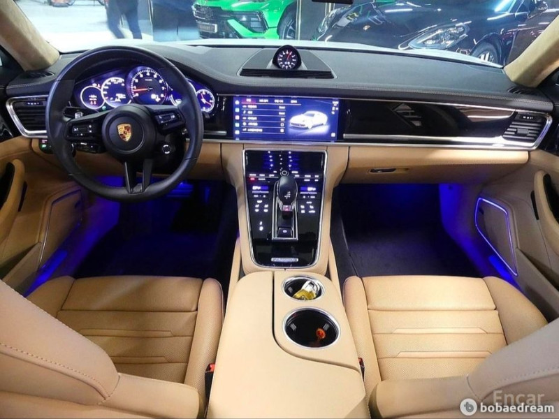 2022 Porsche Panamera с пробегом 42 000 км