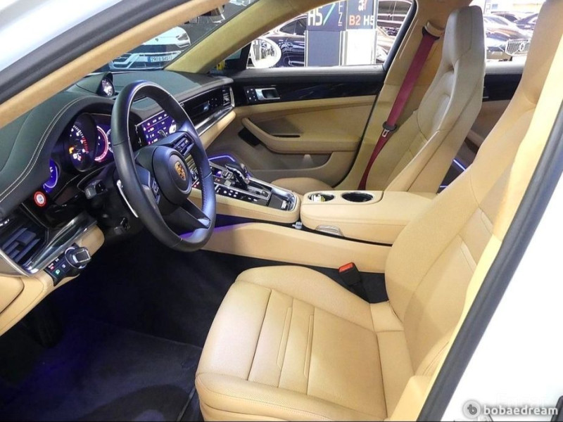 2022 Porsche Panamera с пробегом 42 000 км