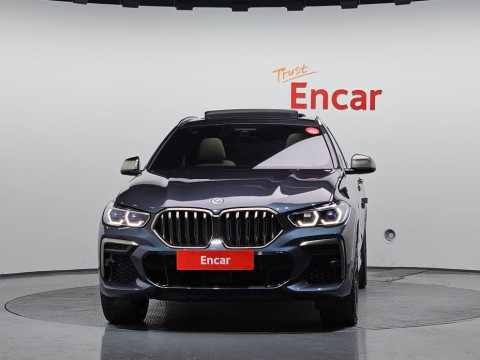 2022 BMW X6 с пробегом 28 003 км