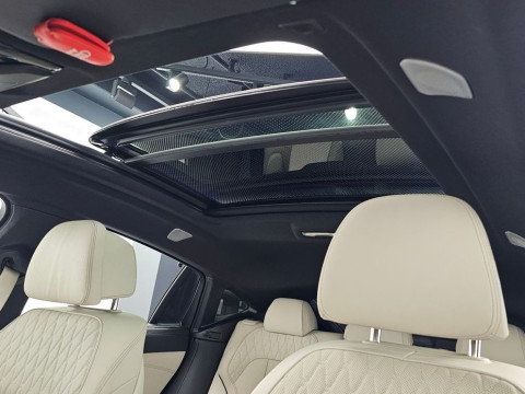 2022 BMW X6 с пробегом 28 003 км