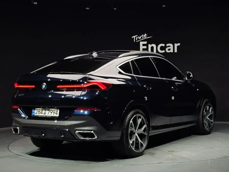 2022 BMW X6 с пробегом 33 463 км